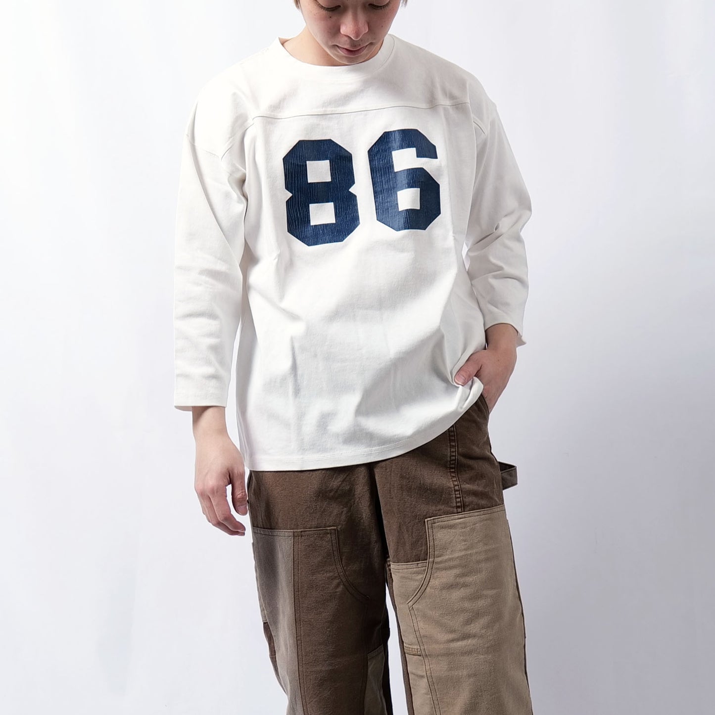 crack rubber football Tee -white-